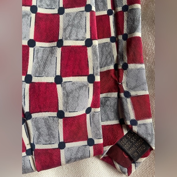 - Valentino Cravatte Silk Red and Grey Geometric Tie, with dust bag - Picture 7 of 12